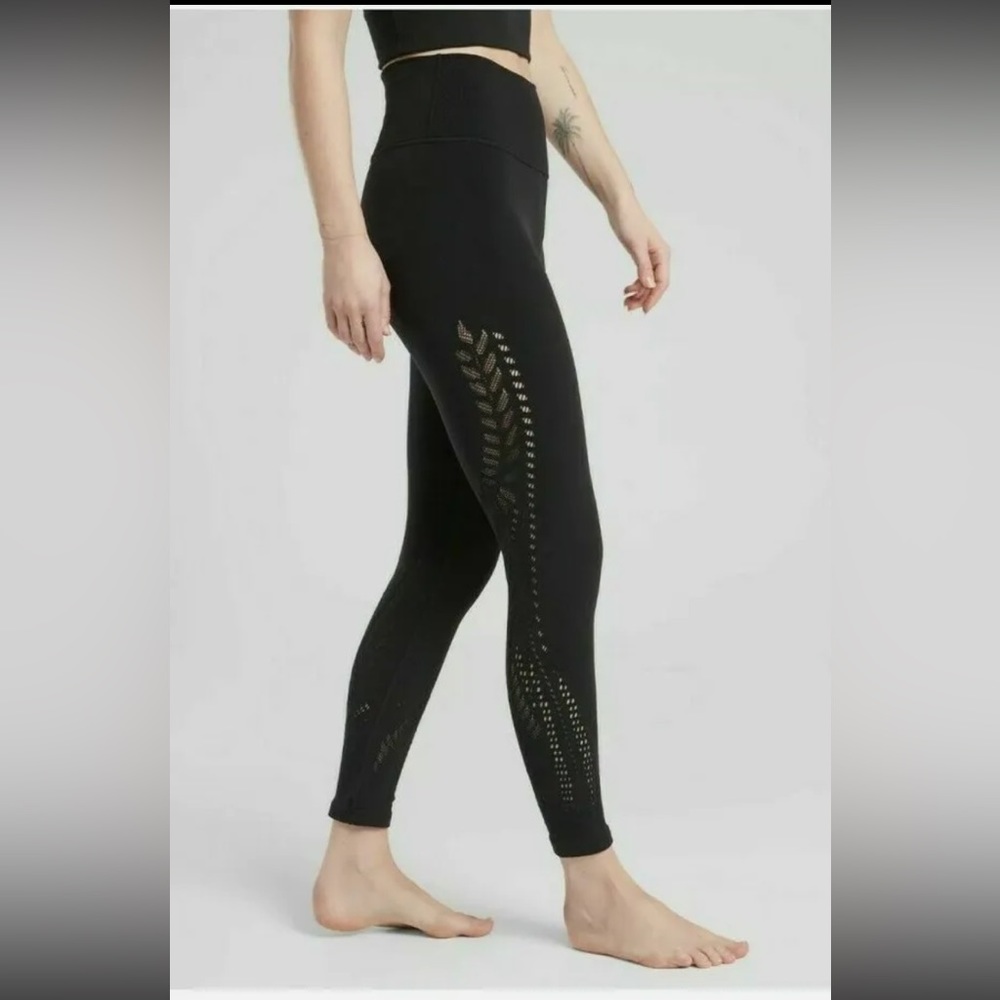 Athleta Warp 7/8 tight s/m Black